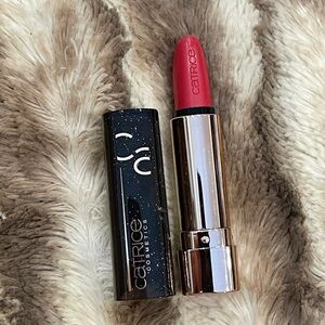 Catrice Power Plumping Gel Lipstick in Shade 150 Rule the World